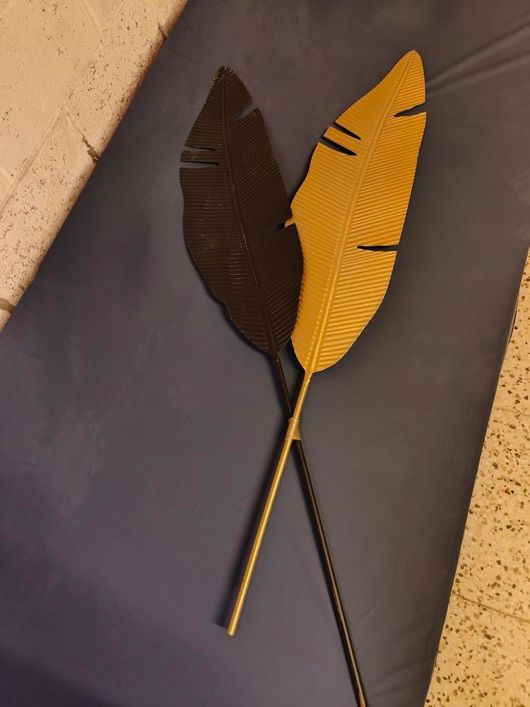 2 feuilles métalliques à suspendre ou poser, Enlèvement