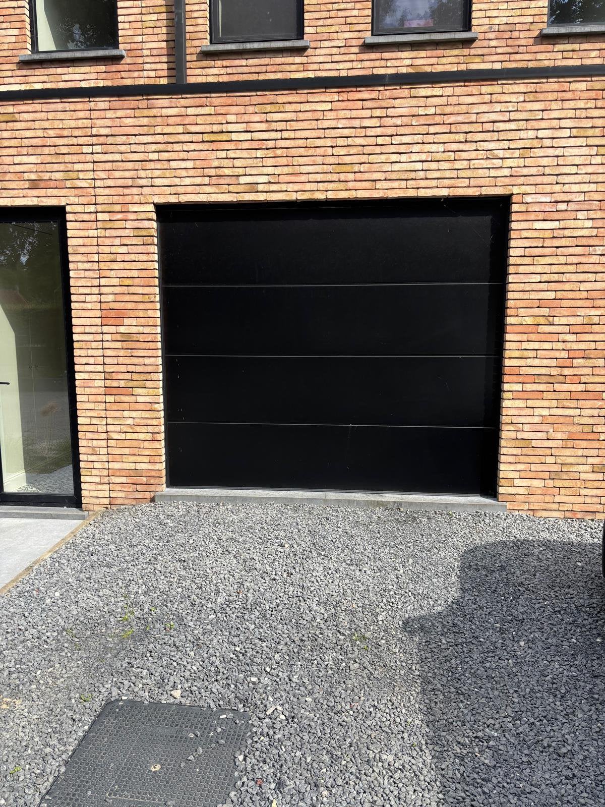 Garagepoort - automatische bediening met bakjes