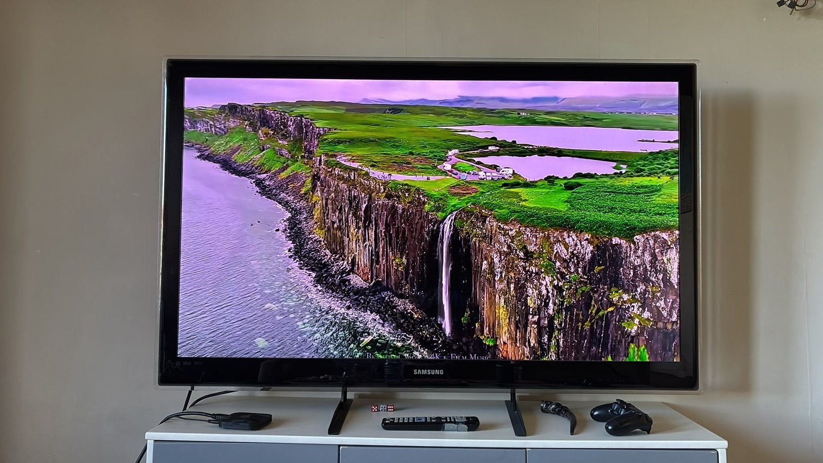 TV Samsung 55" 4K - Fluide + Télécommande + Pied - Ixelles, Audio, Tv en Foto, Overige Audio, Tv en Foto, Ophalen