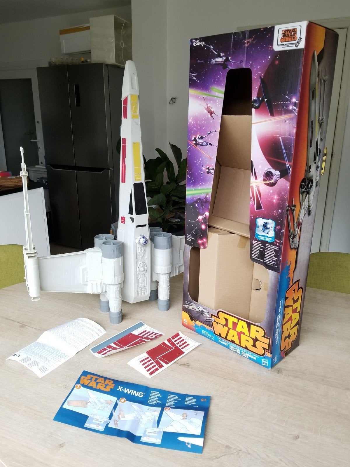 Star Wars X-wing fighter + Droid (nieuw)
gedetailleerd en gr, Collections, Enlèvement, Neuf, Figurine