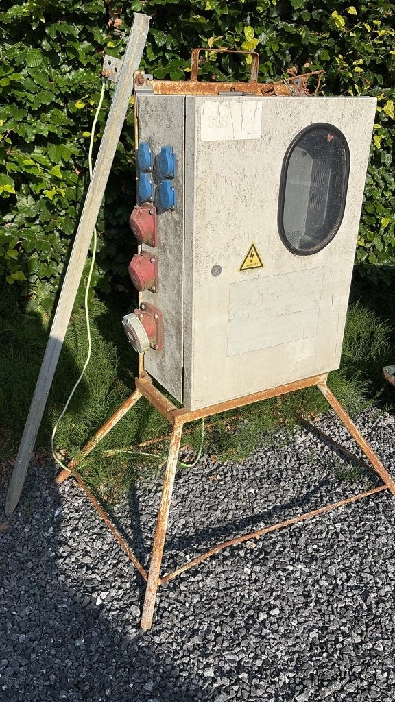 Stevige werfkast 400V - 230V met stopcontacten, Doe-het-zelf en Bouw, Ophalen, Gebruikt, Stopcontact