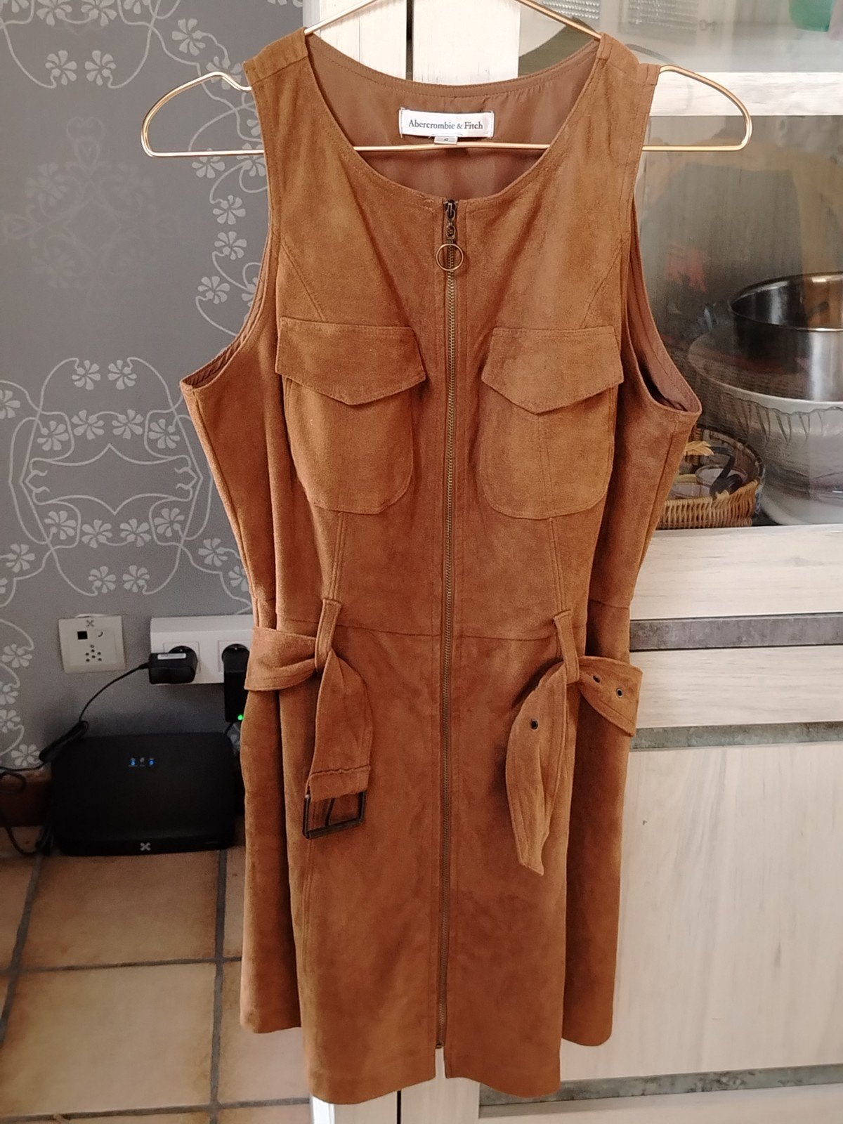 MOOI JURKJE MET SUÈDE-EFFECT - LENGTE 82 CM, Kleding | Dames, Jurken, Abercrombie&Fitch, Ophalen of Verzenden, Gedragen, Maat 36 (S)