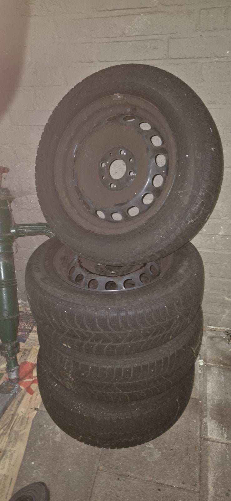 Pirelli 175/65 R14, Autos : Pièces & Accessoires, 14 pouces, Pneus hiver, 175 mm, Véhicule de tourisme