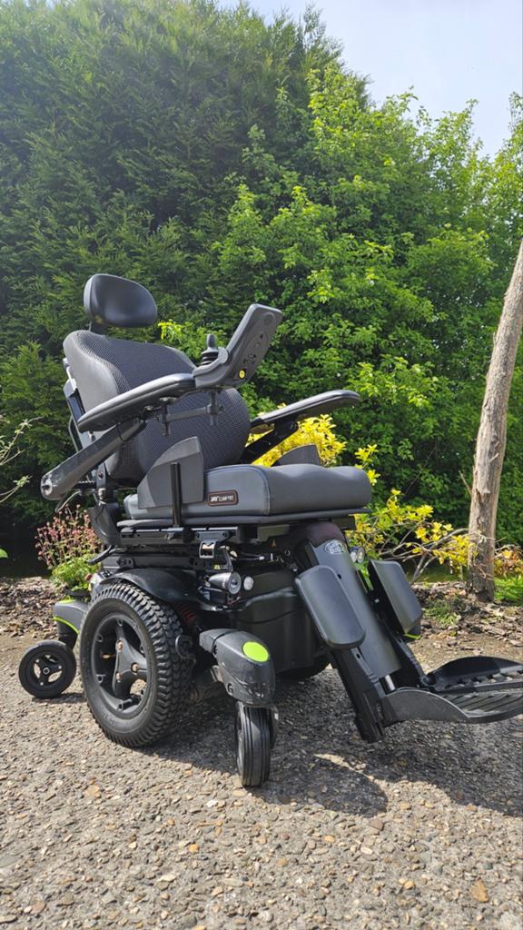Elektrische rolstoel Quickie Q700M, in topconditie!, Diversen, Ophalen, Zo goed als nieuw, Elektrische rolstoel