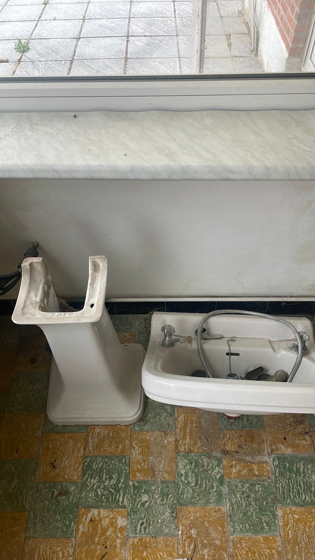 Porseleinen lavabo, Ophalen, Gebruikt, Steen, Wastafel