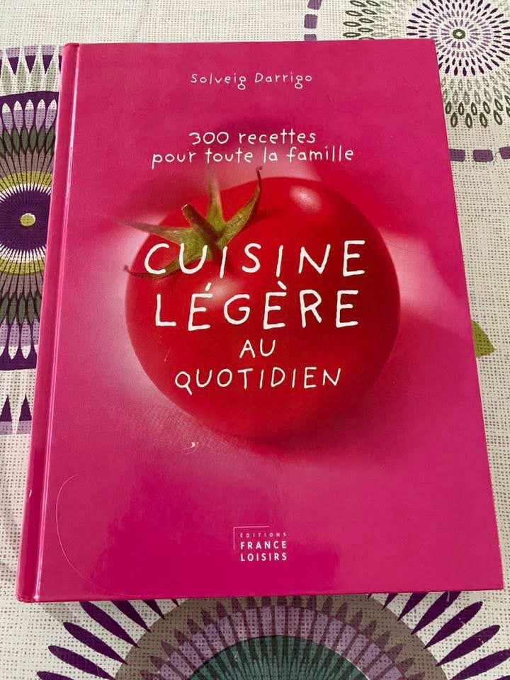 300 recettes pour toute la famille CUISINE LÉGÈRE  au, Enlèvement ou Envoi, Comme neuf