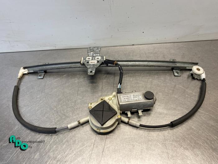 Ruitmechaniek 2Deurs rechts-voor van een Nissan Terrano (Ter, Gebruikt, -, -, Ophalen of Verzenden
