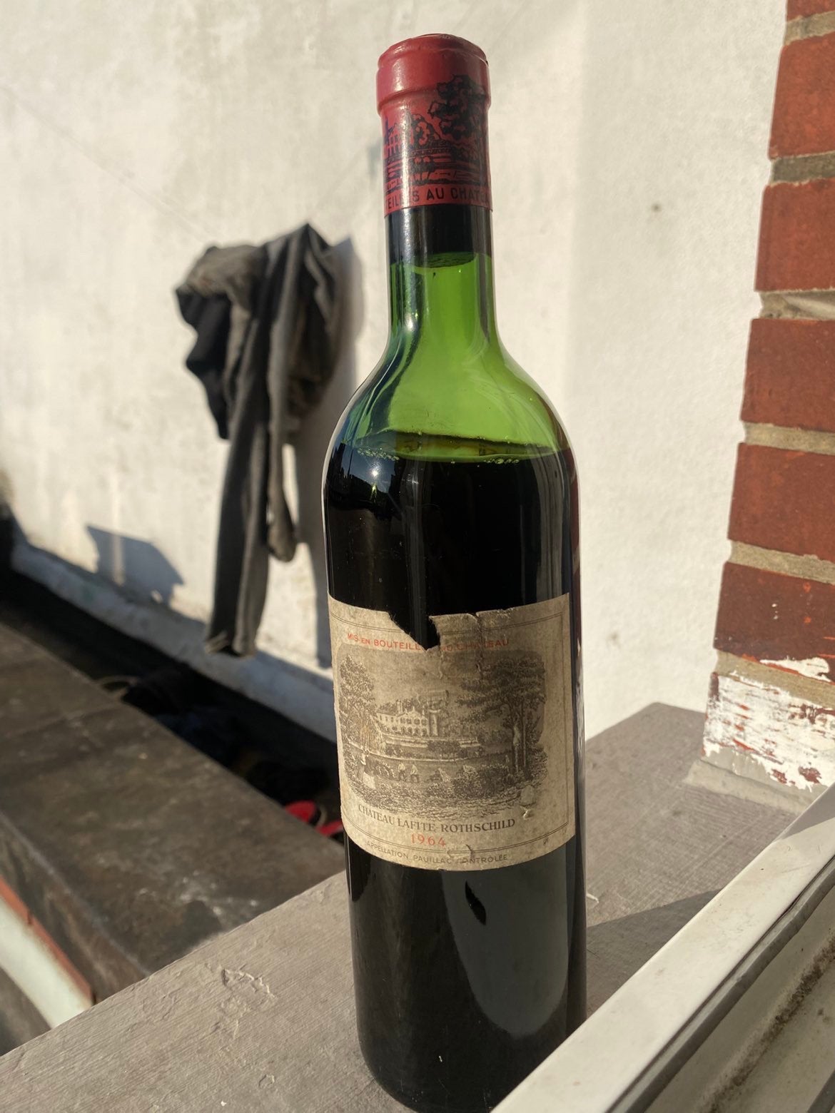 Château Lafite Rothschild 1964 – Vin rouge de collection, Collections, Enlèvement ou Envoi, Pleine, Comme neuf, Vin rouge