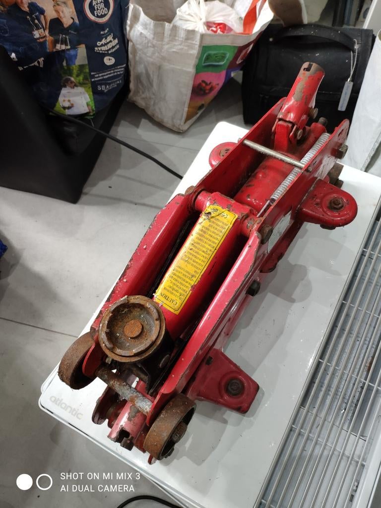 Cric hydraulique, Enlèvement, Hydraulique