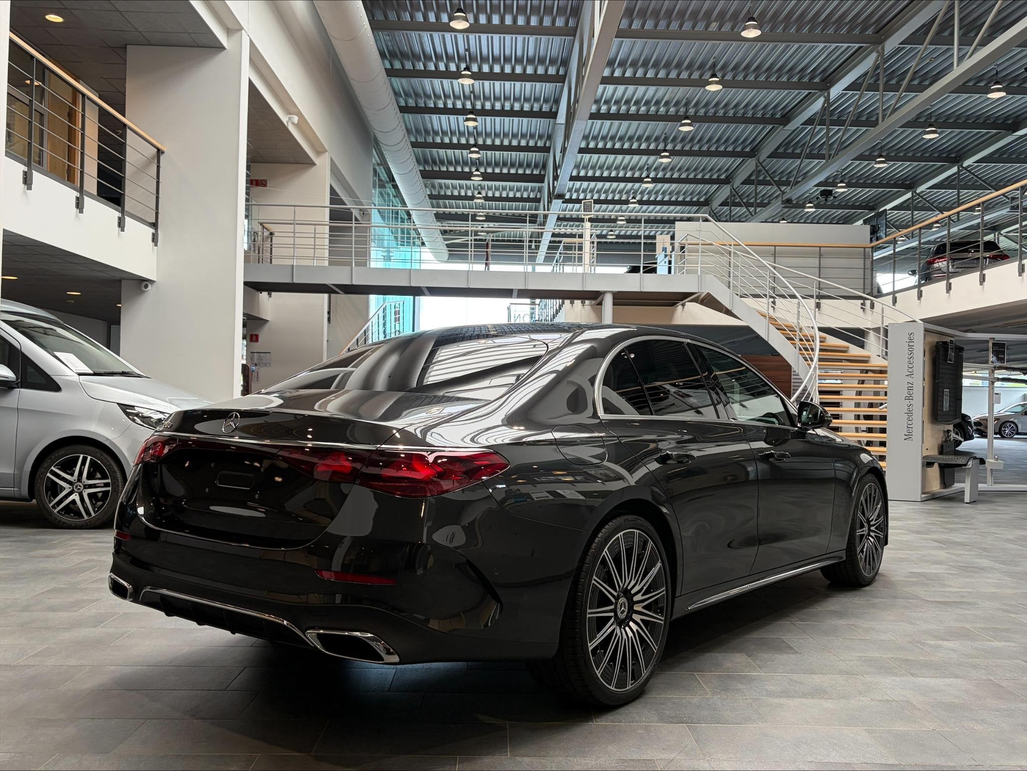 Mercedes-Benz E-klasse E 220 d Star Edition Nieuwe wagen Dos, Auto's, Automaat, 4 cilinders, Nieuw, 133 g/km
