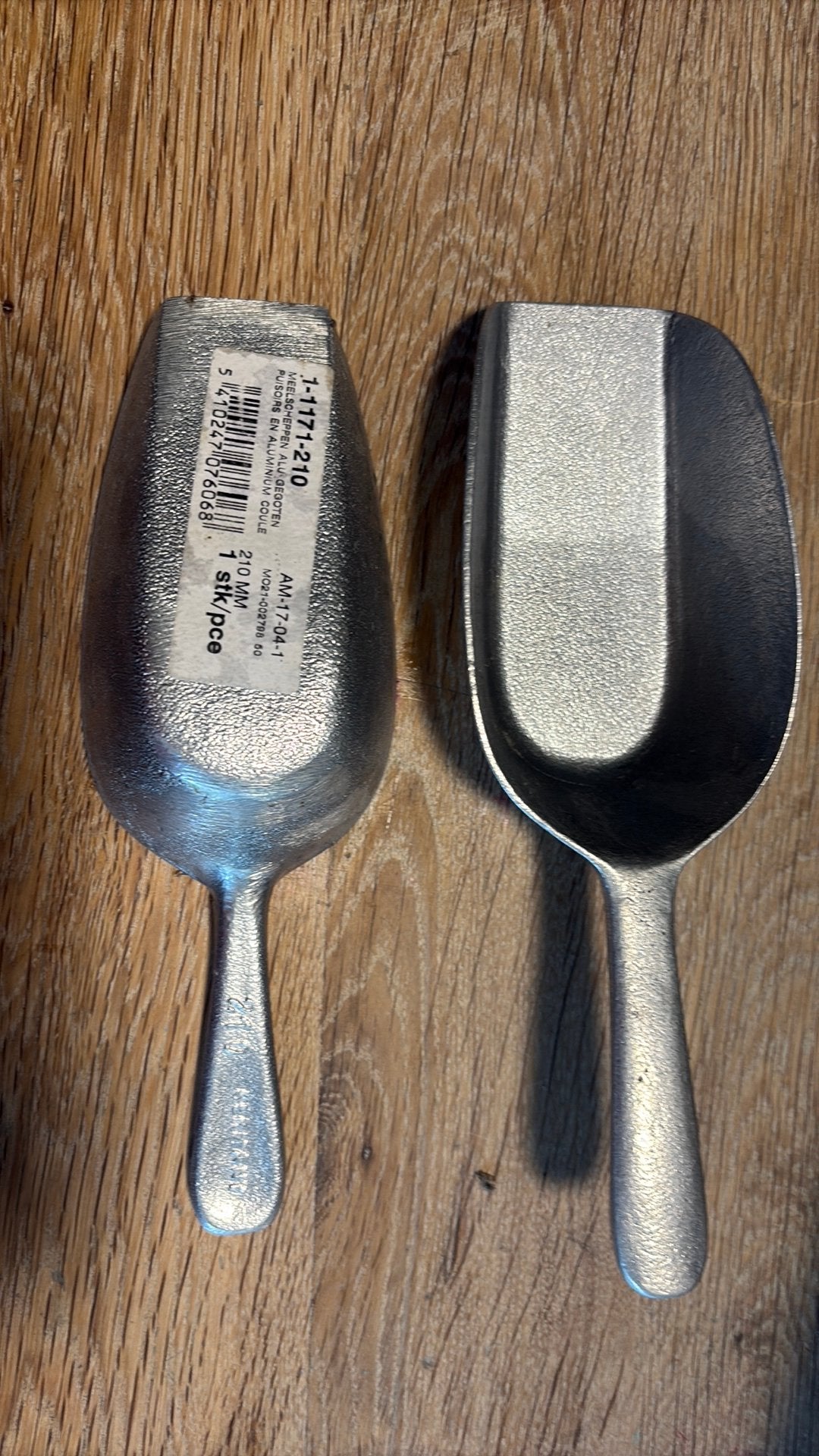 2 cuillères en aluminium 210 ml — 21 cm - neuves, Neuf, Enlèvement ou Envoi, Argent, Autres types