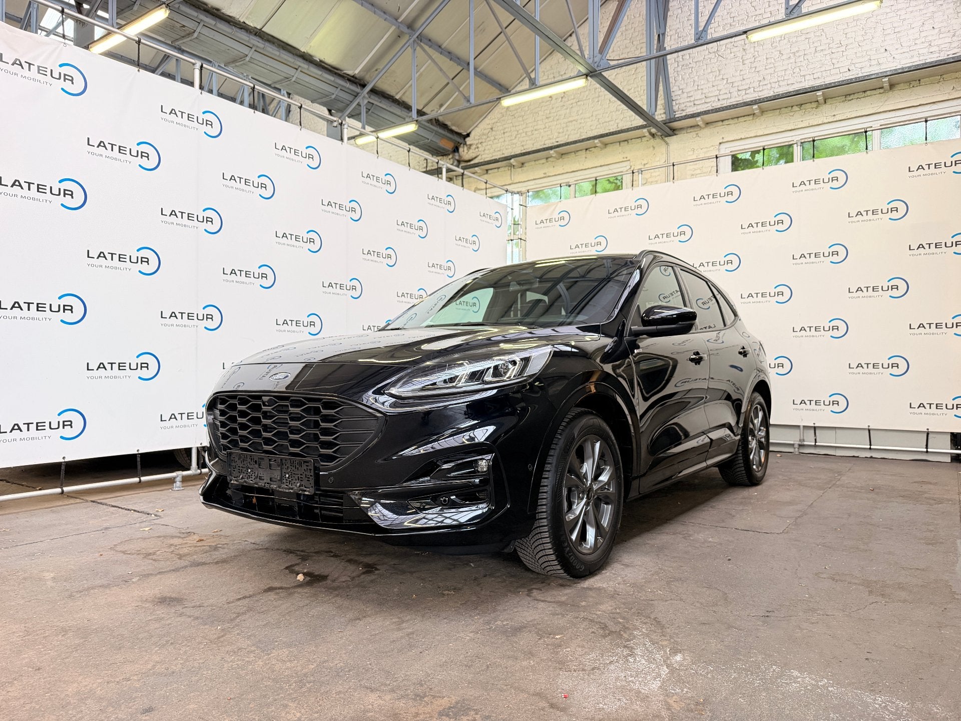 Ford Kuga 1.5i EcoBoost 150pk ST-Line X M6 + INKLAPBARE TREK, Auto's, Overige kleuren, https://public.car-pass.be/vhr/81abb2a9-99e2-4c6f-8e12-6fa641710d59