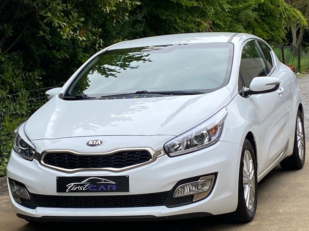 Kia Ceed 1.4i 06/2015 153501km NAVI-CLIM-CARNET-GARANTIE!!!, Autos, Kia, Entreprise, (Pro) Cee d, ABS, Caméra de recul, Airbags