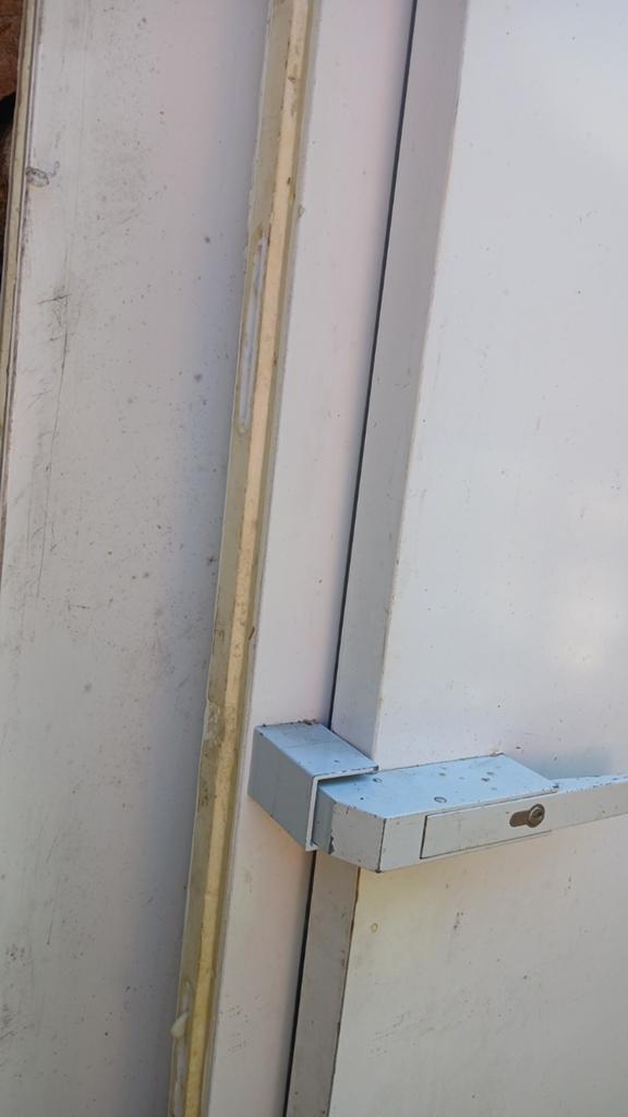 Frigo deur in kader 90 x 210cm iso 8cm, Ophalen
