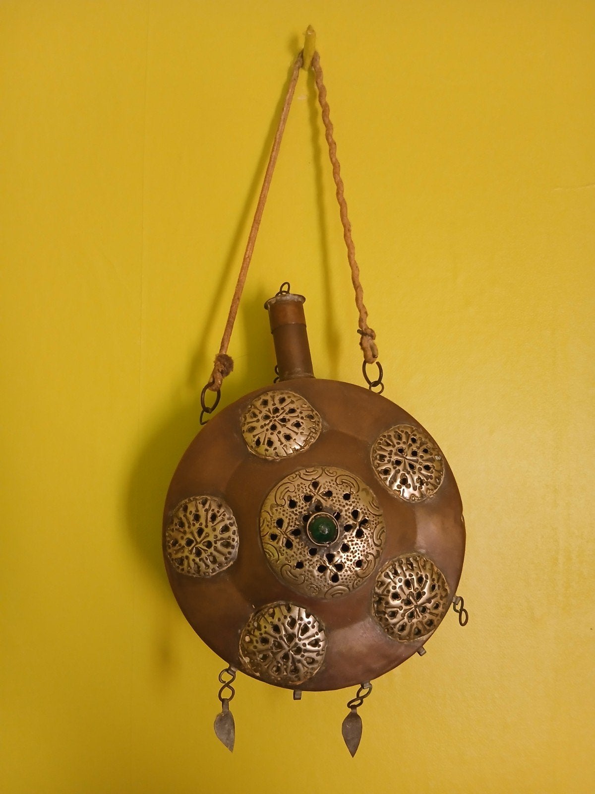 Vintage Marokkaanse metalen hangfles, Antiek en Kunst, Curiosa en Brocante, Ophalen