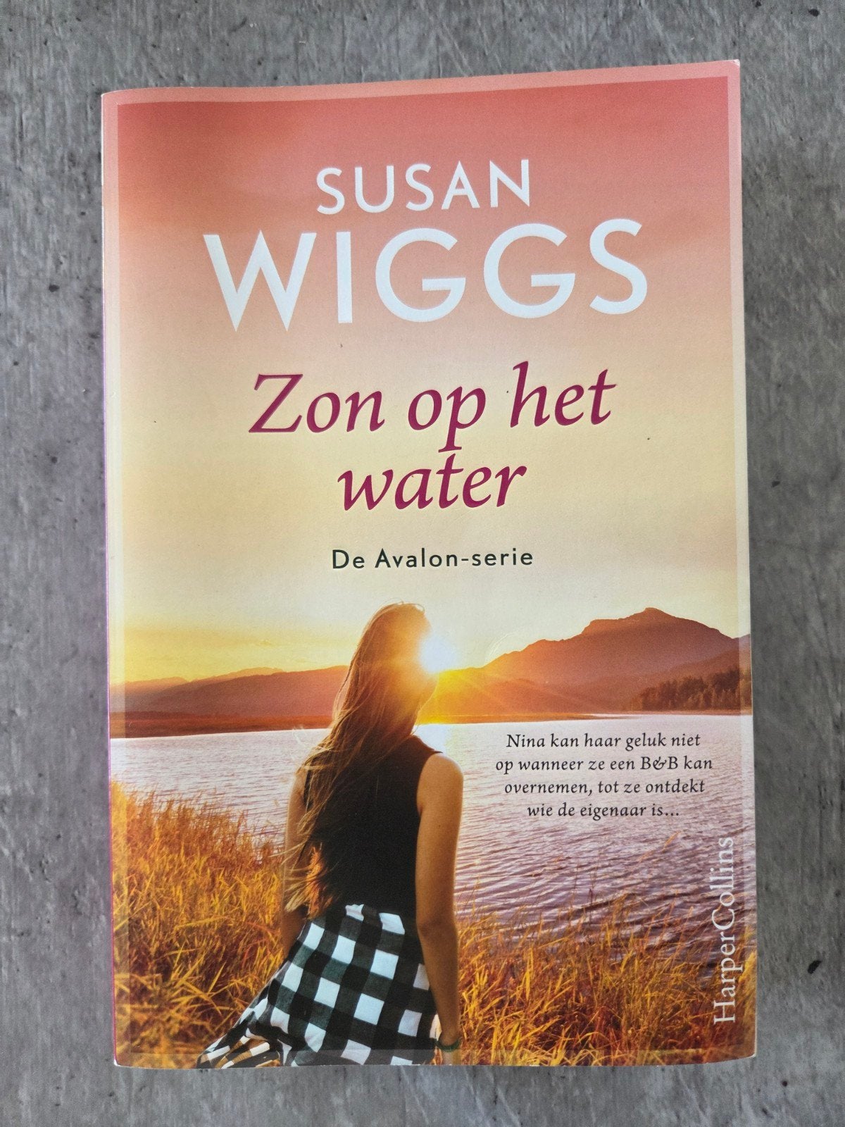 Susan Wiggs - Zon op het water (Special), Ophalen of Verzenden, Susan Wiggs