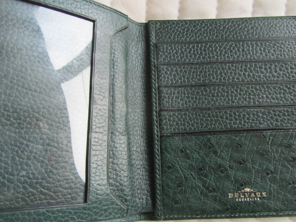 DELVAUX Portefeuille autruche vert anglais siglé, Envoi, Vert