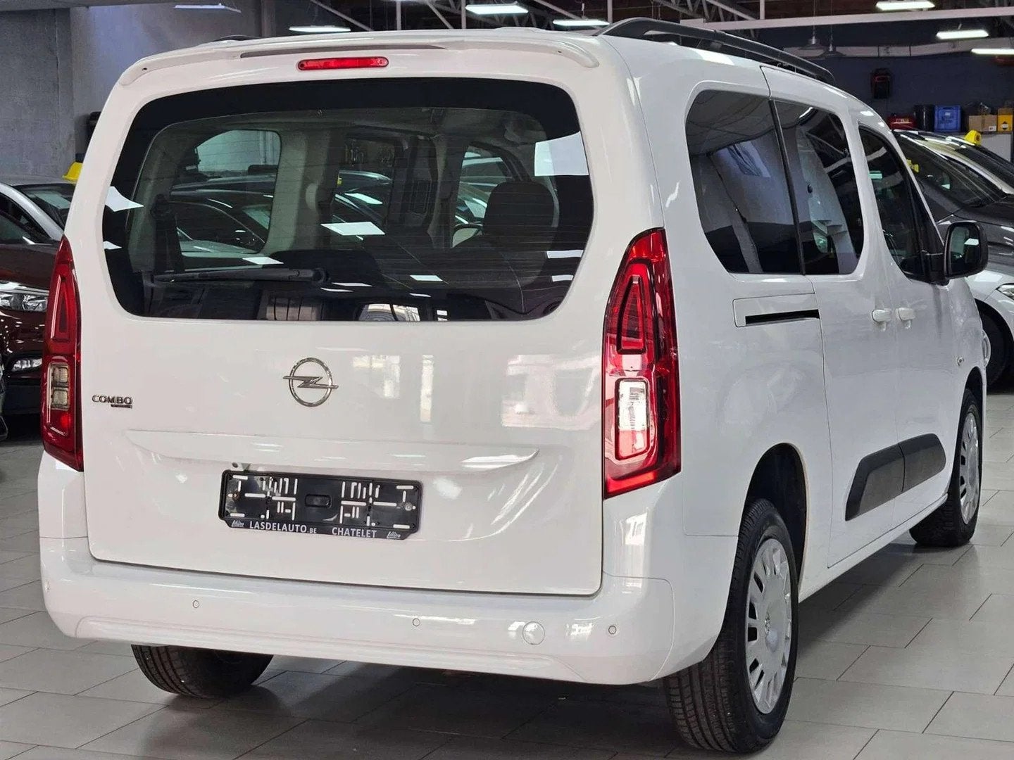 Opel Combo Life 1.2 T L2H1 Edition XL S/S 7Places Lane Assis, Auto's, Stof, Gebruikt, 1199 cc, Bedrijf
