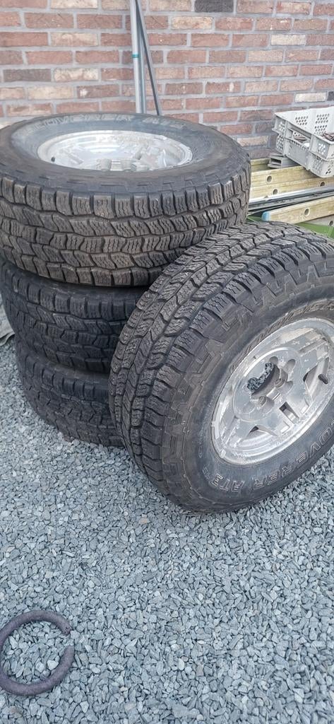Cooper all terrain banden met toyota velgen, Ophalen, Band(en)
