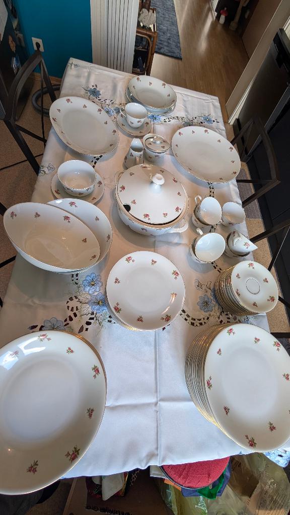 Rare Service de Table en Porcelaine de Bavière - Circa 1930, Antiek en Kunst, Antiek | Servies compleet, Ophalen