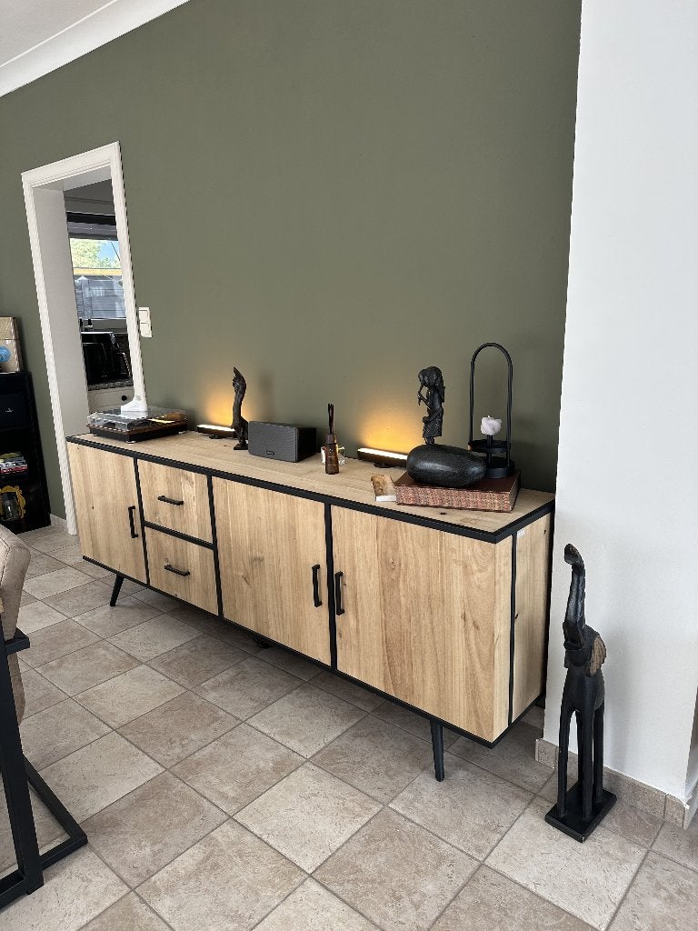 Xooon Kinna dressoir 220 cm — tramwood smoked, Enlèvement, Comme neuf, 25 à 50 cm, 200 cm ou plus