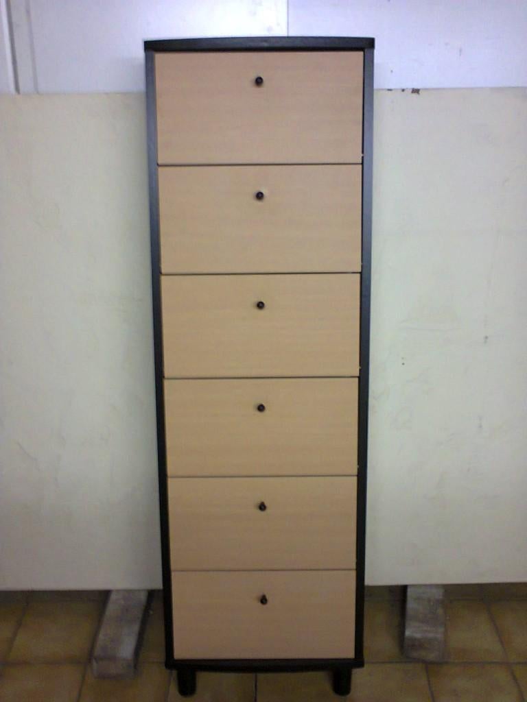 CD kast, Ophalen, 150 discs of meer, Zo goed als nieuw, Hout