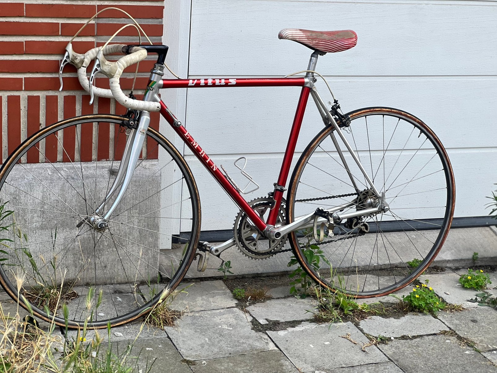 Velo de course vultus emrin, Enlèvement