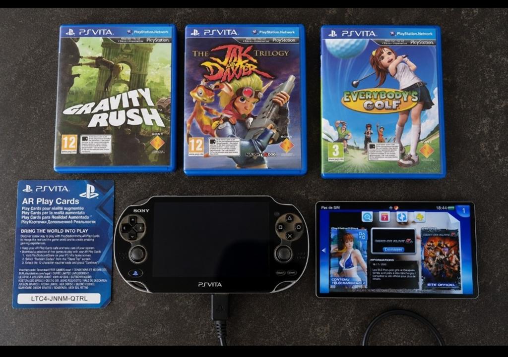 PS Vita OLED + 3 jeux + cartes AR + chargeur – excellent éta, Enlèvement