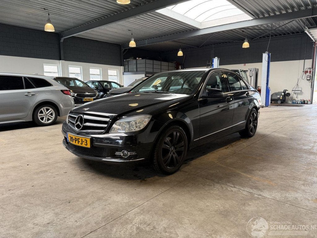 Mercedes-Benz C-Klasse 180 CGI Avantgarde (automatique), Mercedes-Benz, Berline, Automatique, 1796 cm³