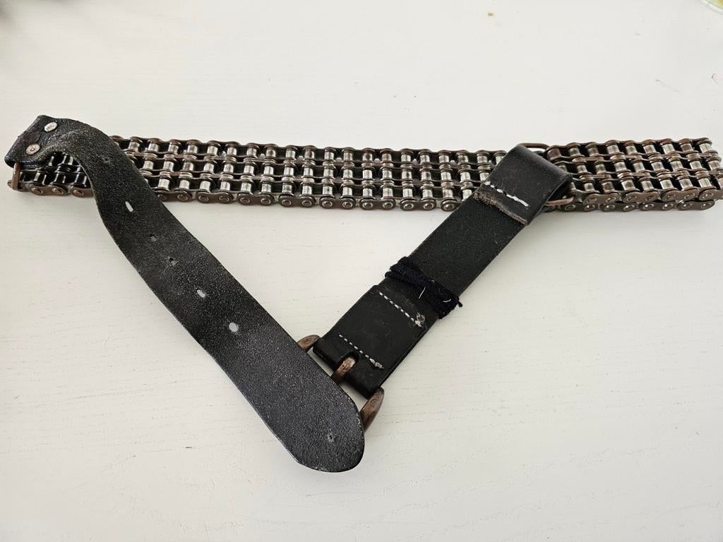 riem punk / gothic met metalen schakels en een leren band, Ophalen of Verzenden
