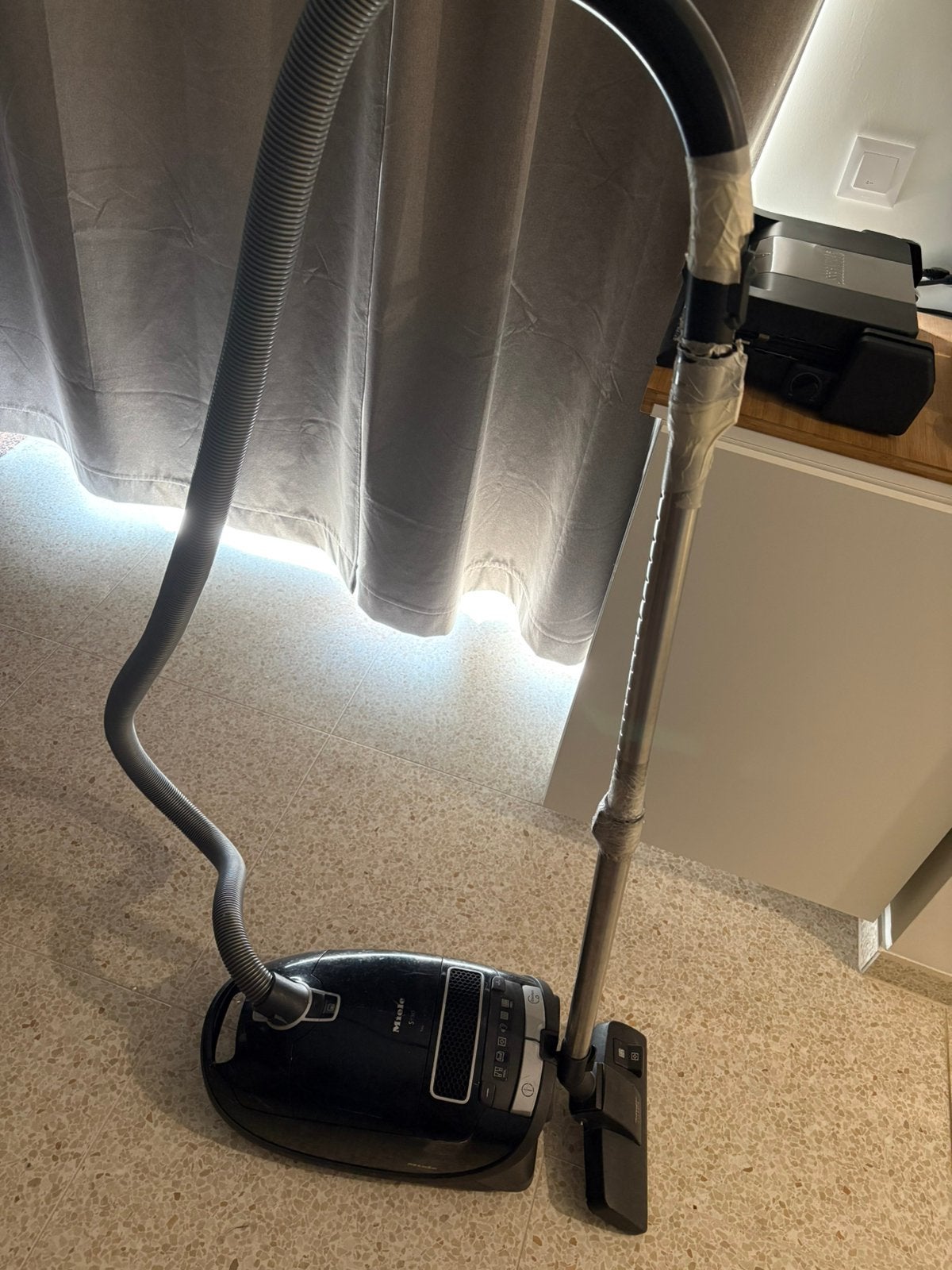 Miele s8310 stofzuiger, Ophalen, Miele