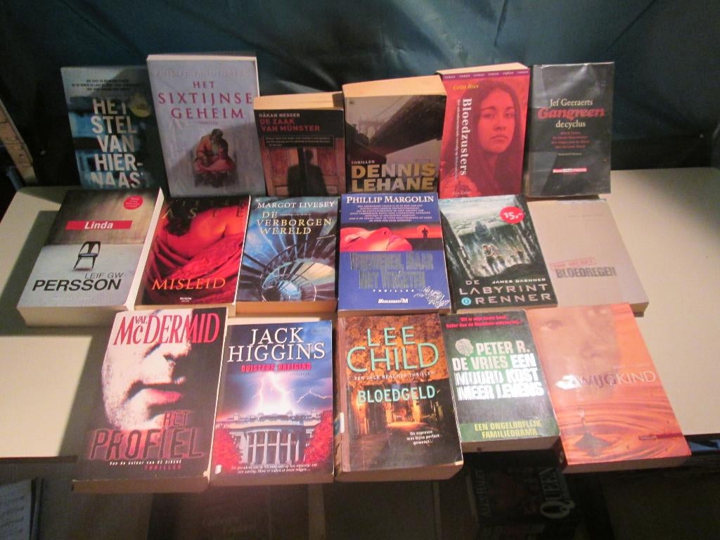 17 prima Thrillers, Boeken, Ophalen of Verzenden, Zo goed als nieuw