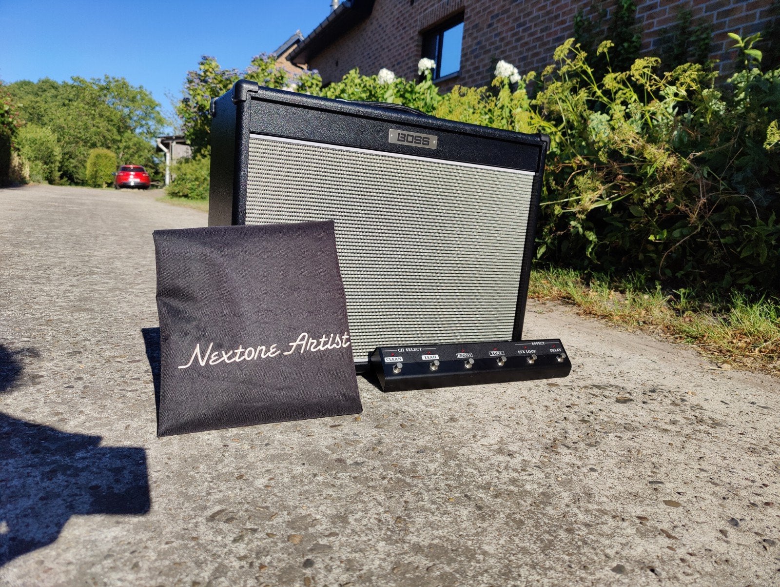 BOSS Nextone Artist (80W) + cover + footswitch, Musique & Instruments, Amplis | Basse & Guitare, Comme neuf, Guitare, 50 à 100 watts