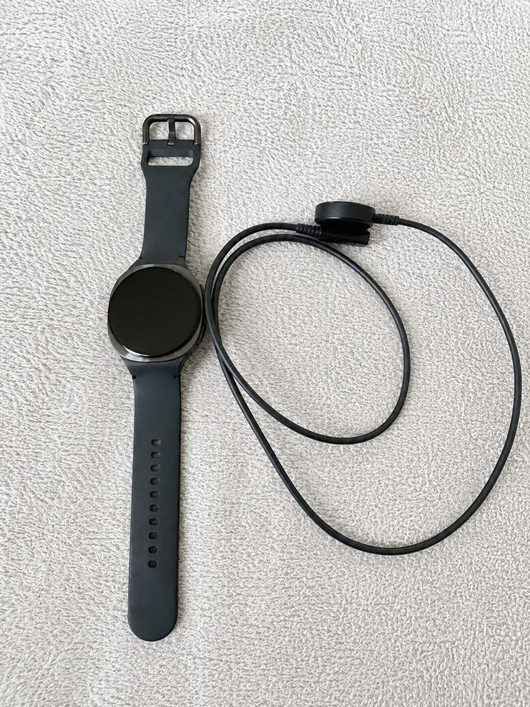 NIEUWE Samsung smartwatch 8 40mm, Handtassen en Accessoires, Ophalen
