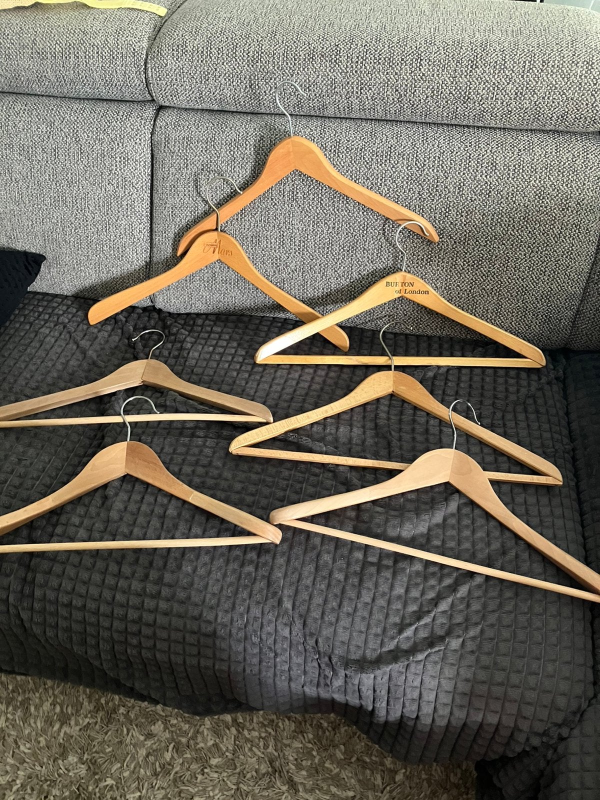 Lot de 7 cintres en bois, Vêtements | Femmes, Cintres, Enlèvement ou Envoi, Comme neuf, Bois