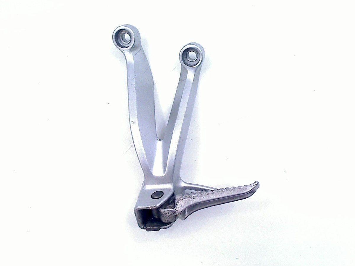 REPOSE PIEDS SUPPORT ARRIÈRE GAUCHE Suzuki, Motos, Dhr. S. di Majo, Utilisé, Info@cama-motorparts.nl, P.J. Troelstraweg 8 8
3144 CX  MAASSLUIS, NL