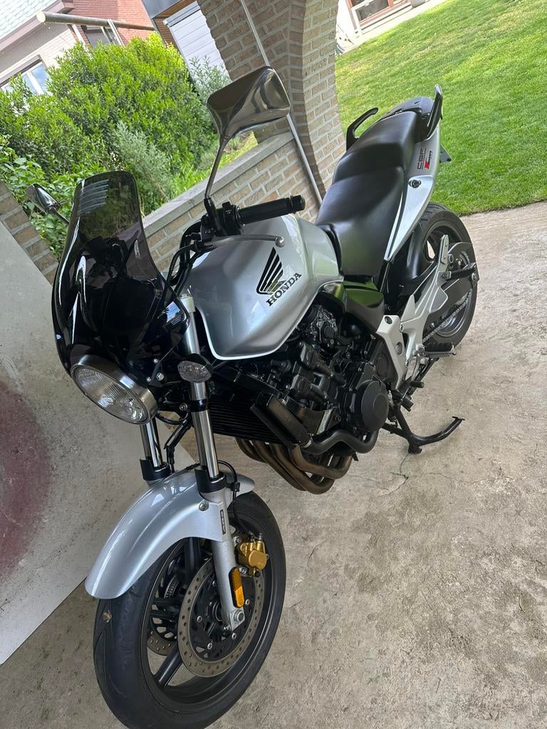 Honda CBF 600n comme neuve !, 600 cm³, Plus de 35 kW, Permis Moto A1 minimum, 4 cylindres