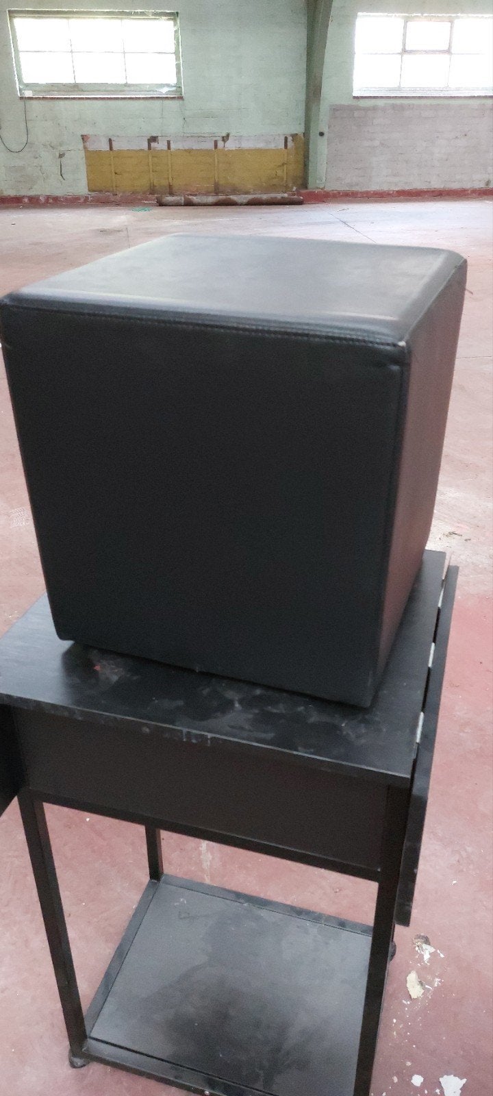 9 x nette zwarte poefen van 43cm br x 44cm hoog x 43cm d, Huis en Inrichting, Ophalen
