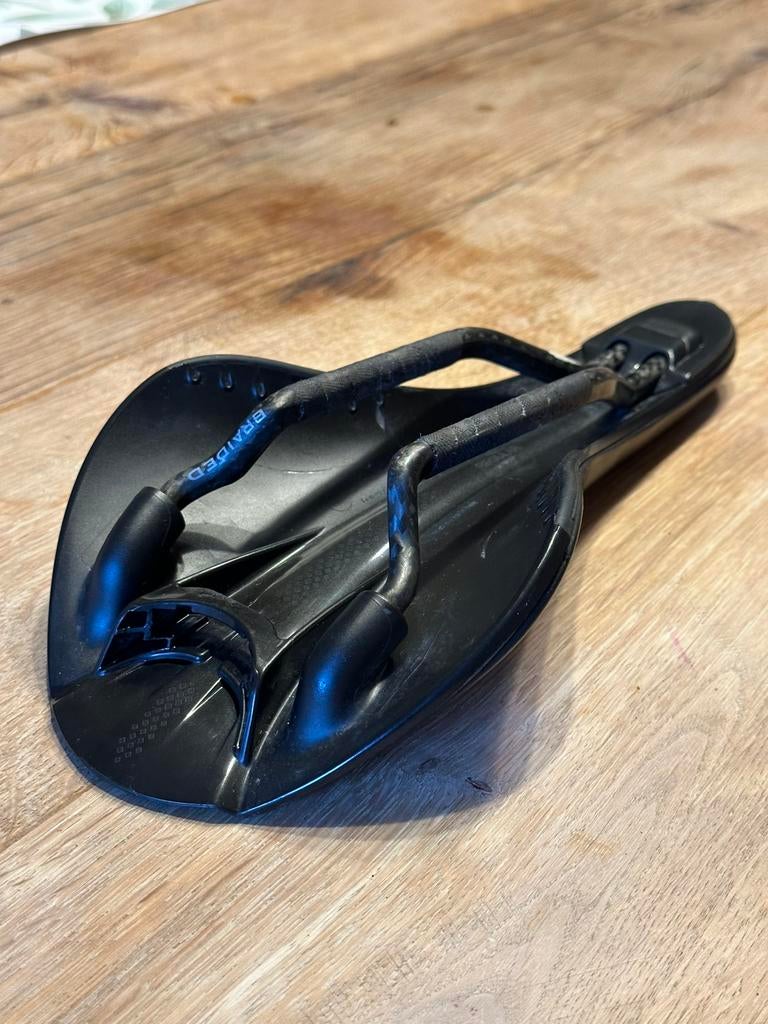Fietszadel FIZIK Aliante R1 carbon rails, Ophalen, Zo goed als nieuw, Carbon