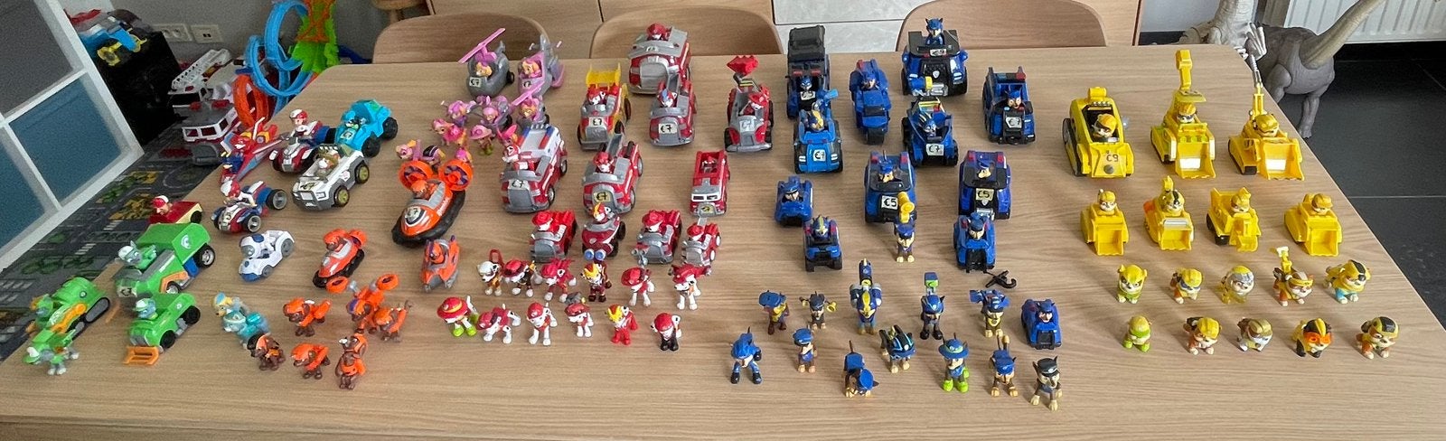 Paw Patrol verschillende auto’s en losse hondjes, Ophalen of Verzenden, Zo goed als nieuw