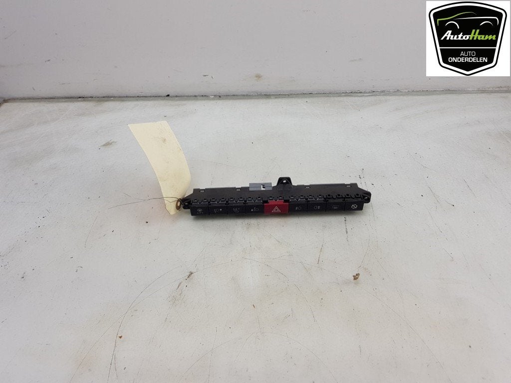 COMMUTATEUR DE FEUX DE DETRESSE Fiat Panda / Pandina (312), Utilisé, Fiat