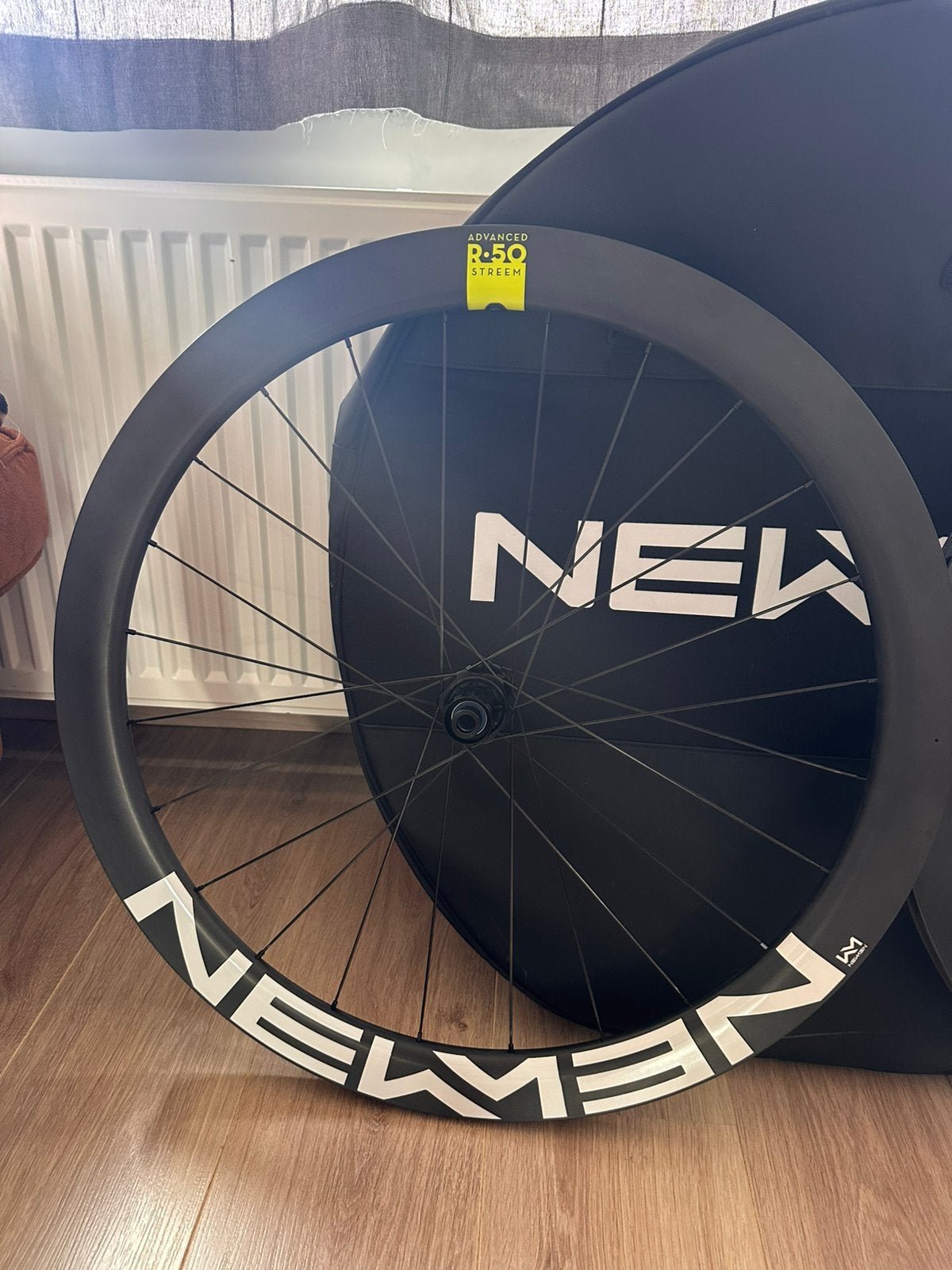 Newmen streem r50 carbon wielset, Enlèvement ou Envoi, Carbone