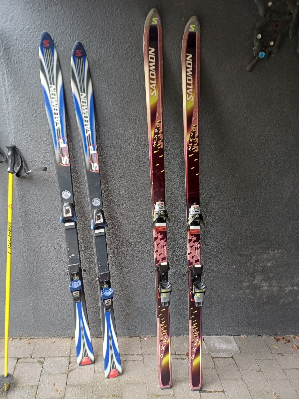 Skis et bâtons gratuits, Sports & Fitness, Ski & Ski de fond, Enlèvement, Ski, Skis