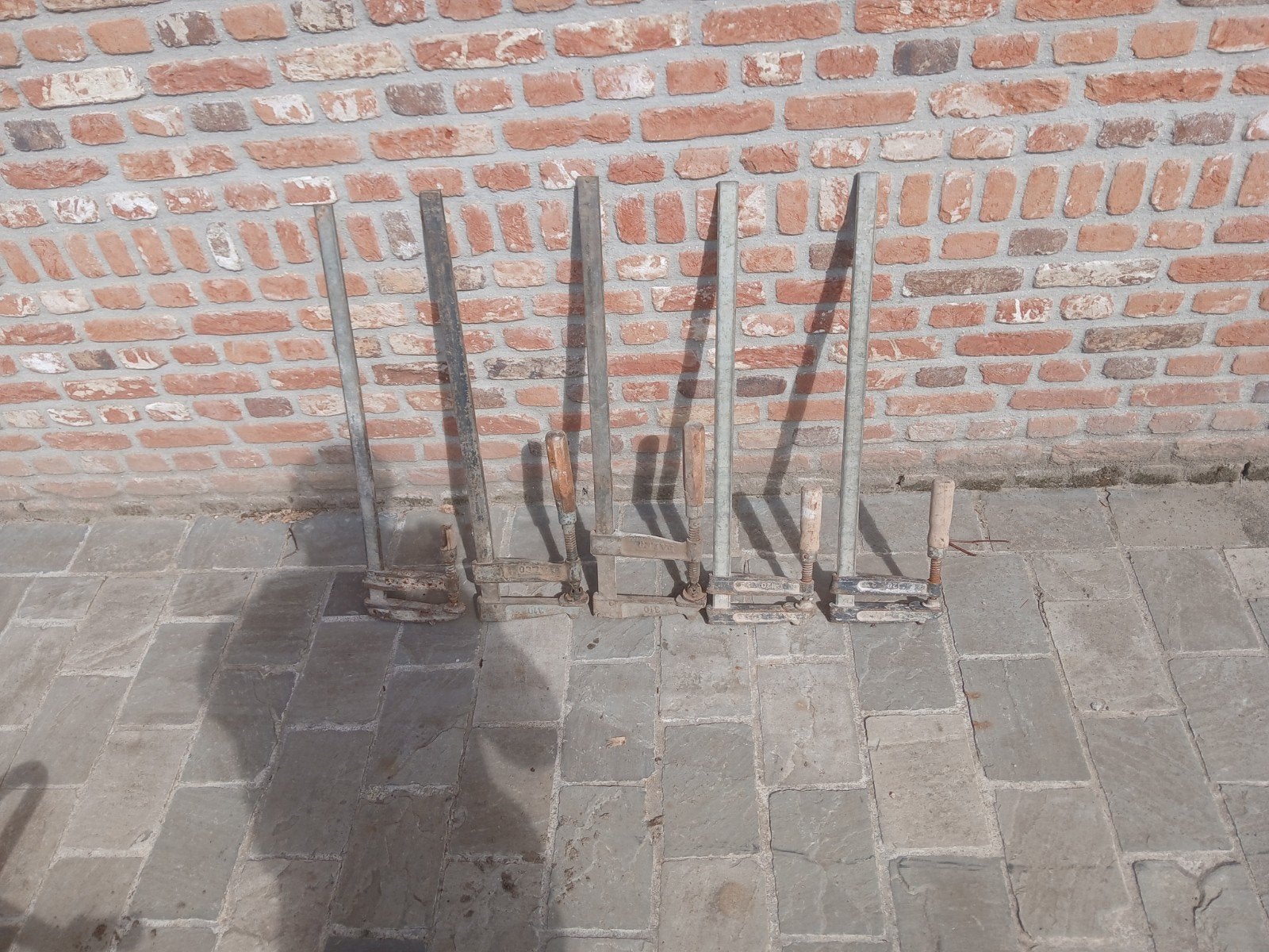 Spanvijzen, Bricolage & Construction, Enlèvement