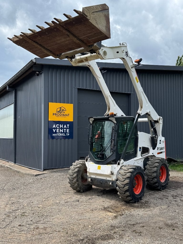SKID BOBCAT S850 - Année 2021 - bac + fourches palettes, Enlèvement, Chargeuse sur pneus ou Chouleur
