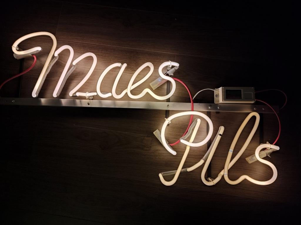 Maes Pils Neon origineel met restauratie door vorigeigenaar., Ophalen
