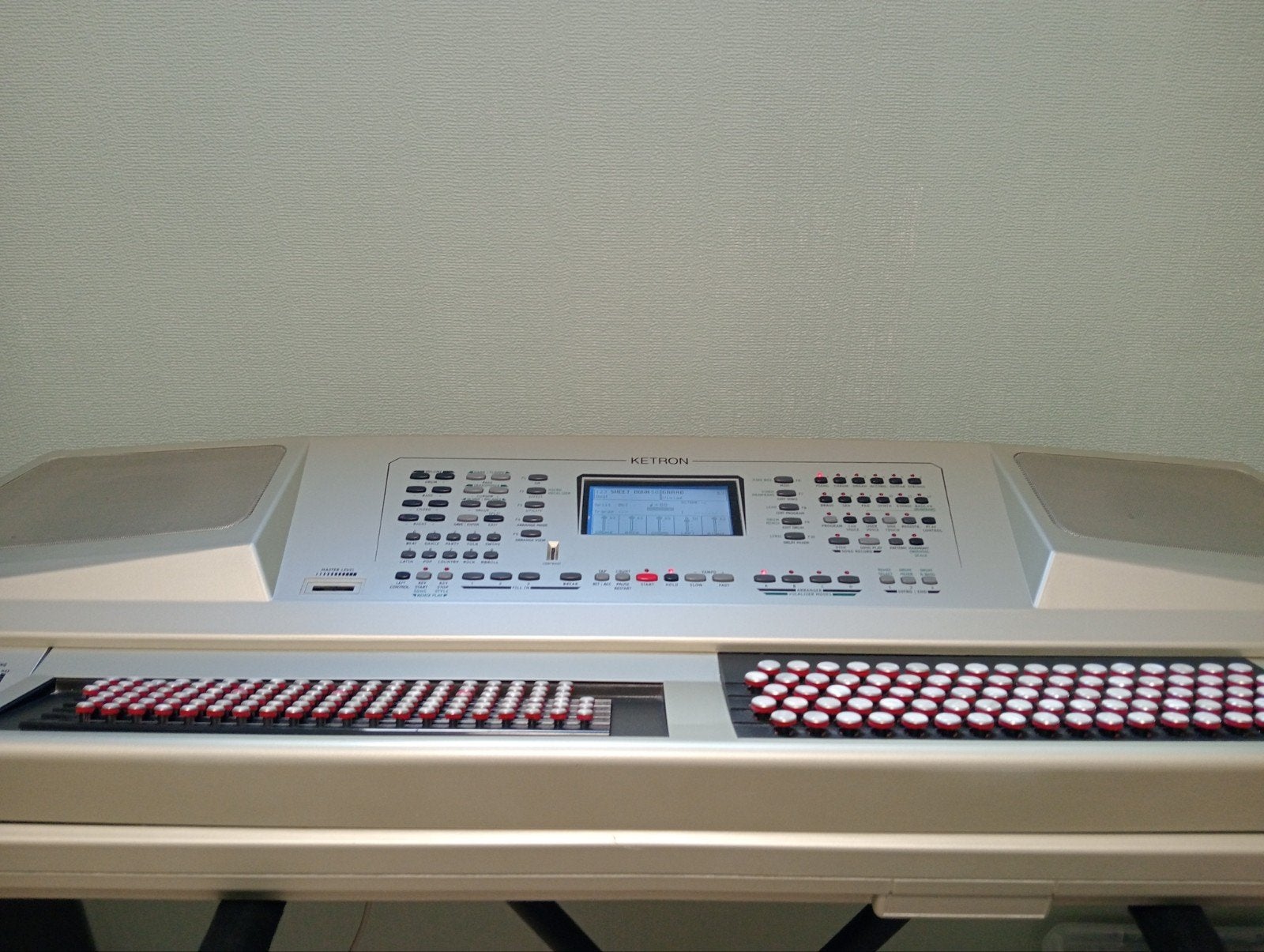 ketron xd8 Do 2 ou Do 3 basses belge, Muziek en Instrumenten, Ophalen, Zo goed als nieuw, Aanslaggevoelig