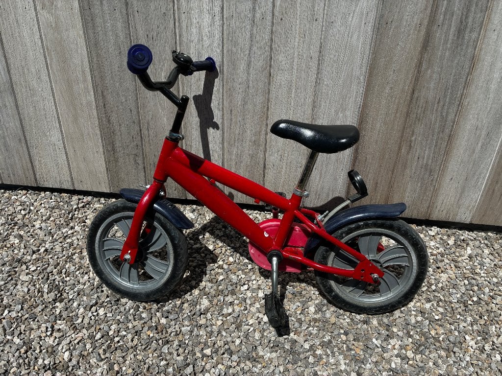 Rode kinderfiets, Fietsen en Brommers, Fietsen | Kinderfietsjes, Gebruikt, Minder dan 16 inch, Terugtraprem, Ophalen