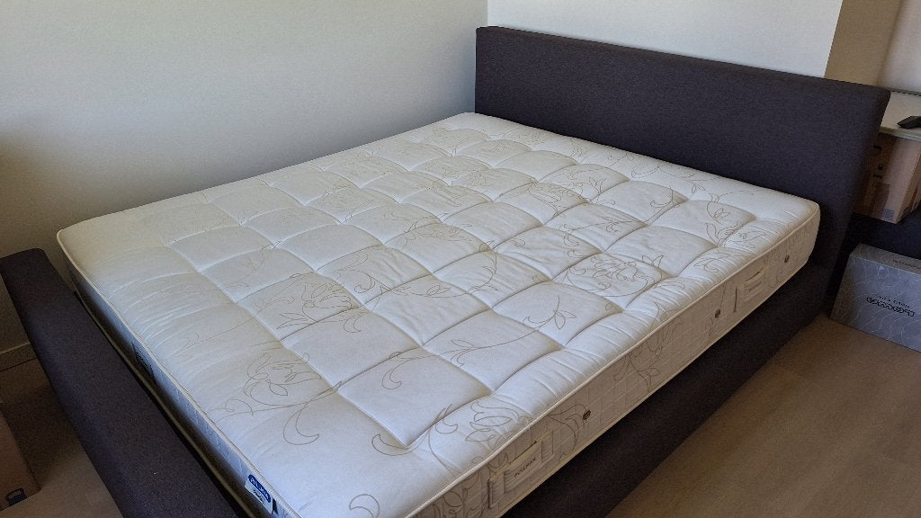 Boxspring met matras, Gris, Tissu, Comme neuf, Enlèvement