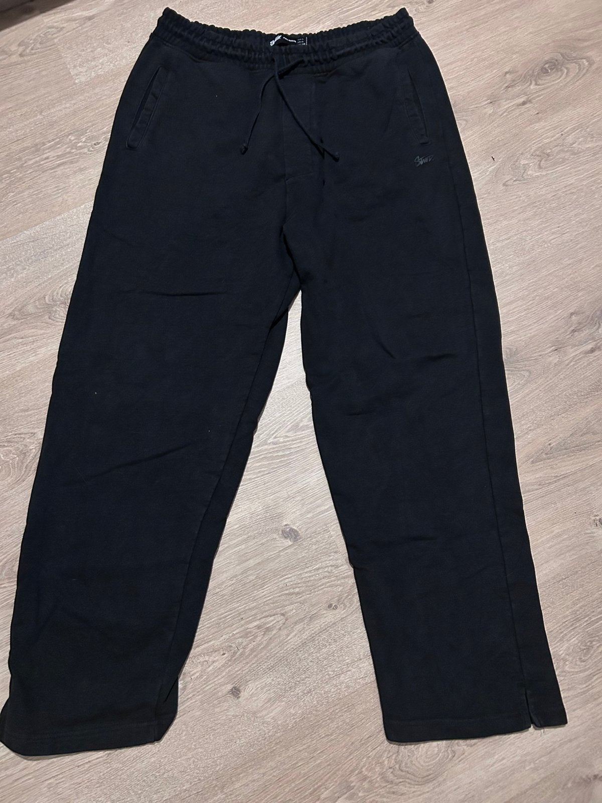 Jogging STWD van Pull & Bear maat L, Vêtements | Hommes, Enlèvement, Comme neuf, Taille 52/54 (L), Noir
